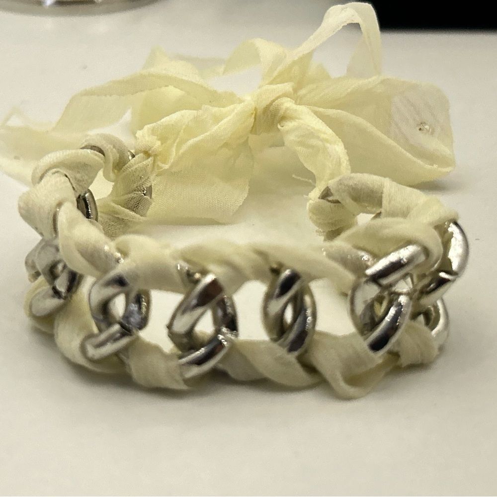 Bracelets - Picture 5 of 16